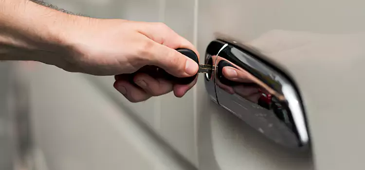 Why Choose Our Auto Locksmith Team in Pinewood, FL?