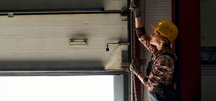 Addressing Common Garage Door Stoppage Issues in Pinewood, FL