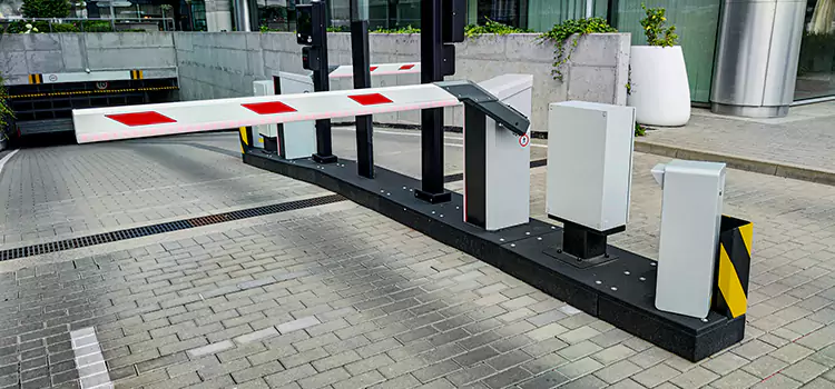 Custom Gate Design & Integration Pinewood